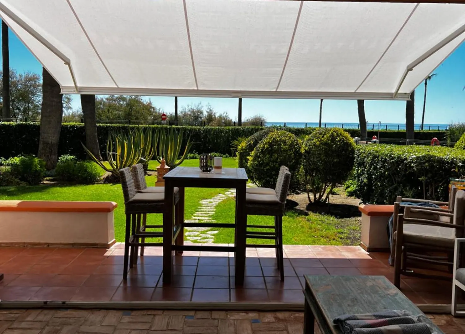 Апартаменты Beachside Ground Floor La Perla De La Bahia, Баия-де-Касарес