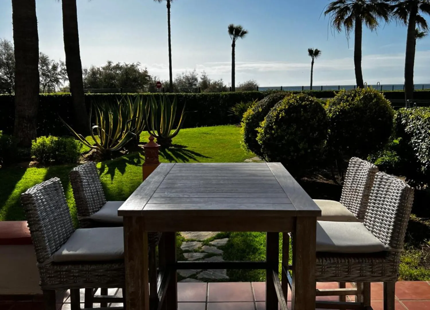 Beachside Ground Floor La Perla De La Bahia, Баия-де-Касарес Апартаменты
