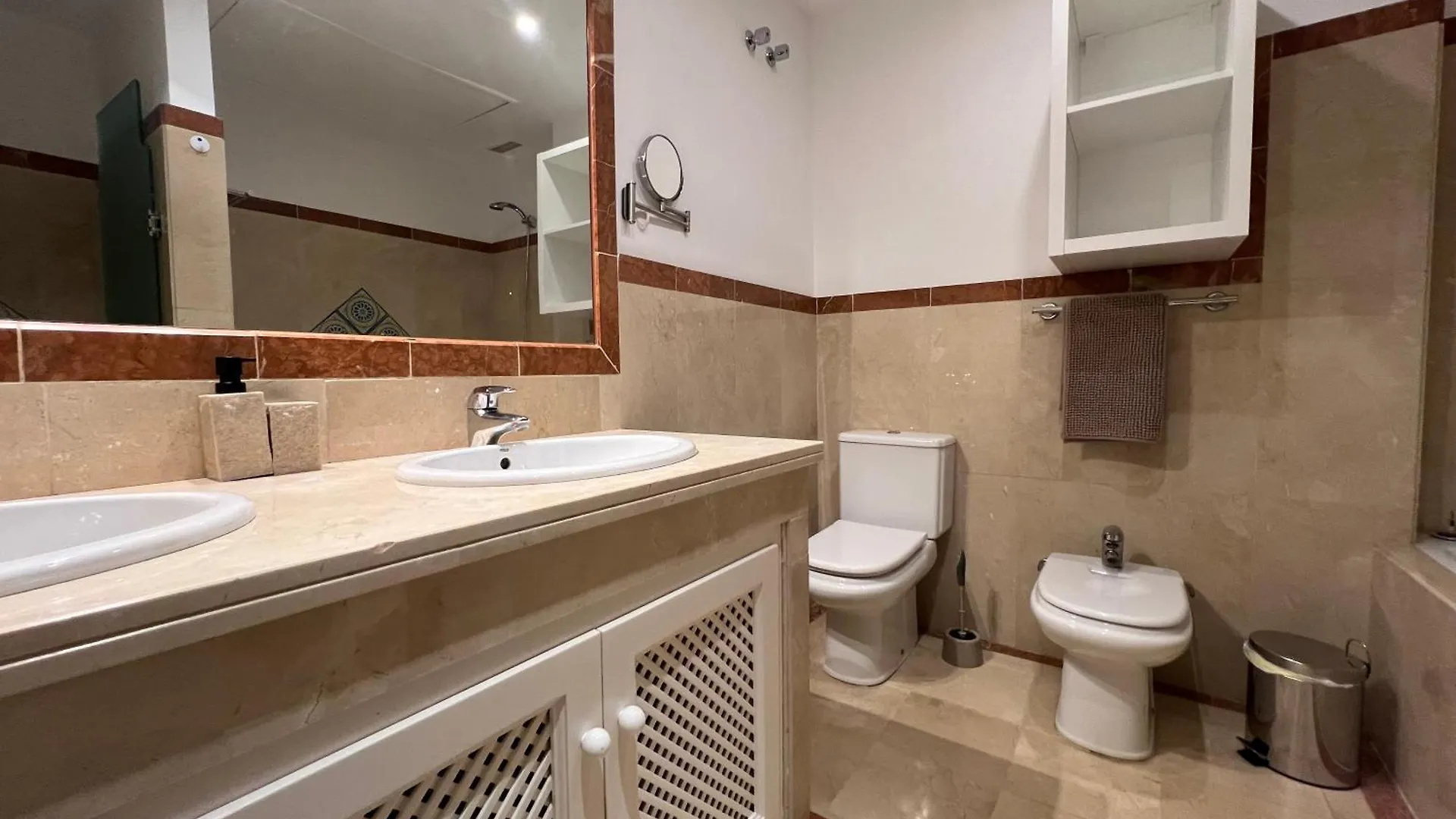 Апартаменты Beachside Ground Floor La Perla De La Bahia, Баия-де-Касарес