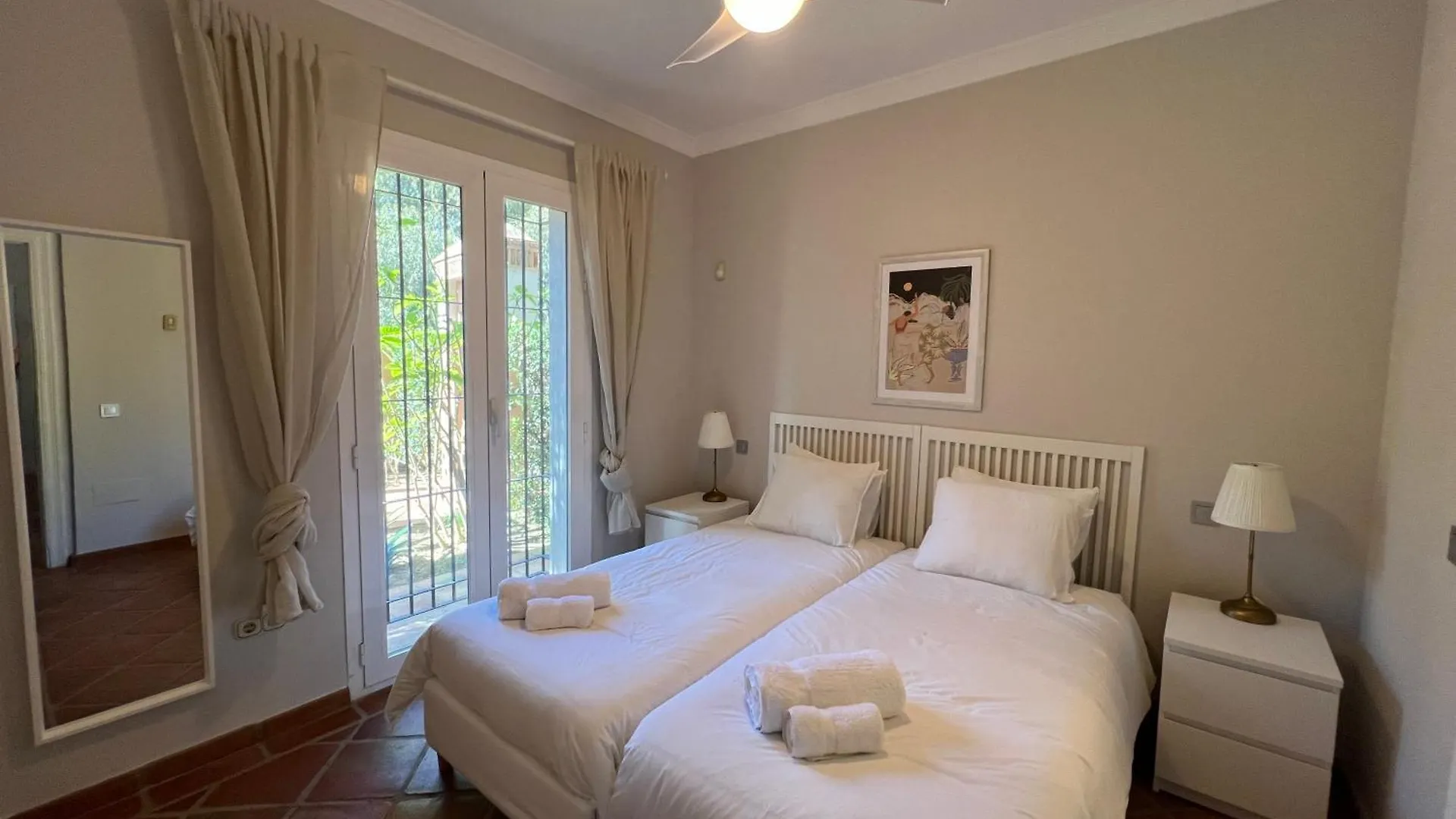 Beachside Ground Floor La Perla De La Bahia, Баия-де-Касарес 0*,