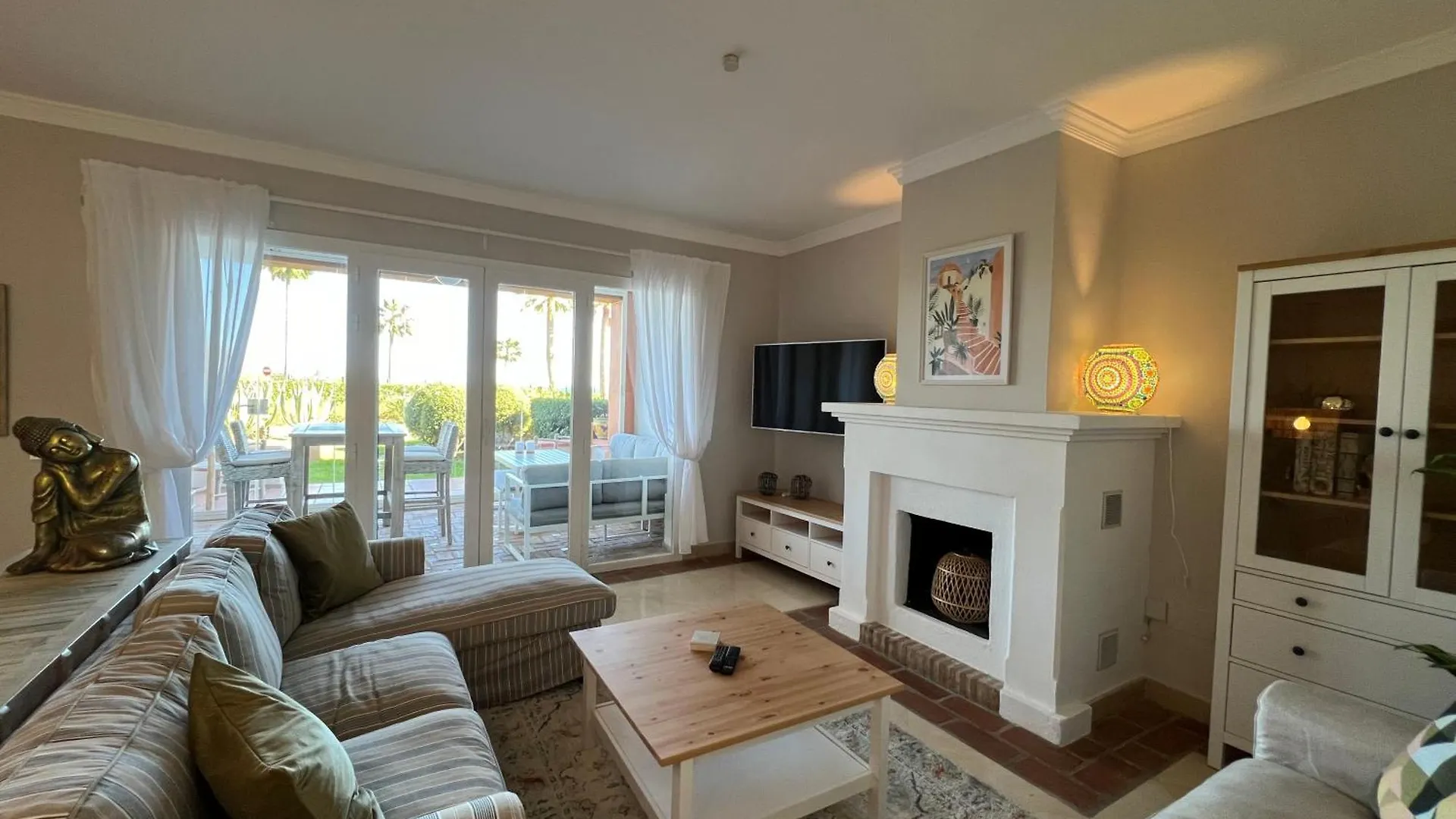 Апартаменты Beachside Ground Floor La Perla De La Bahia, Баия-де-Касарес