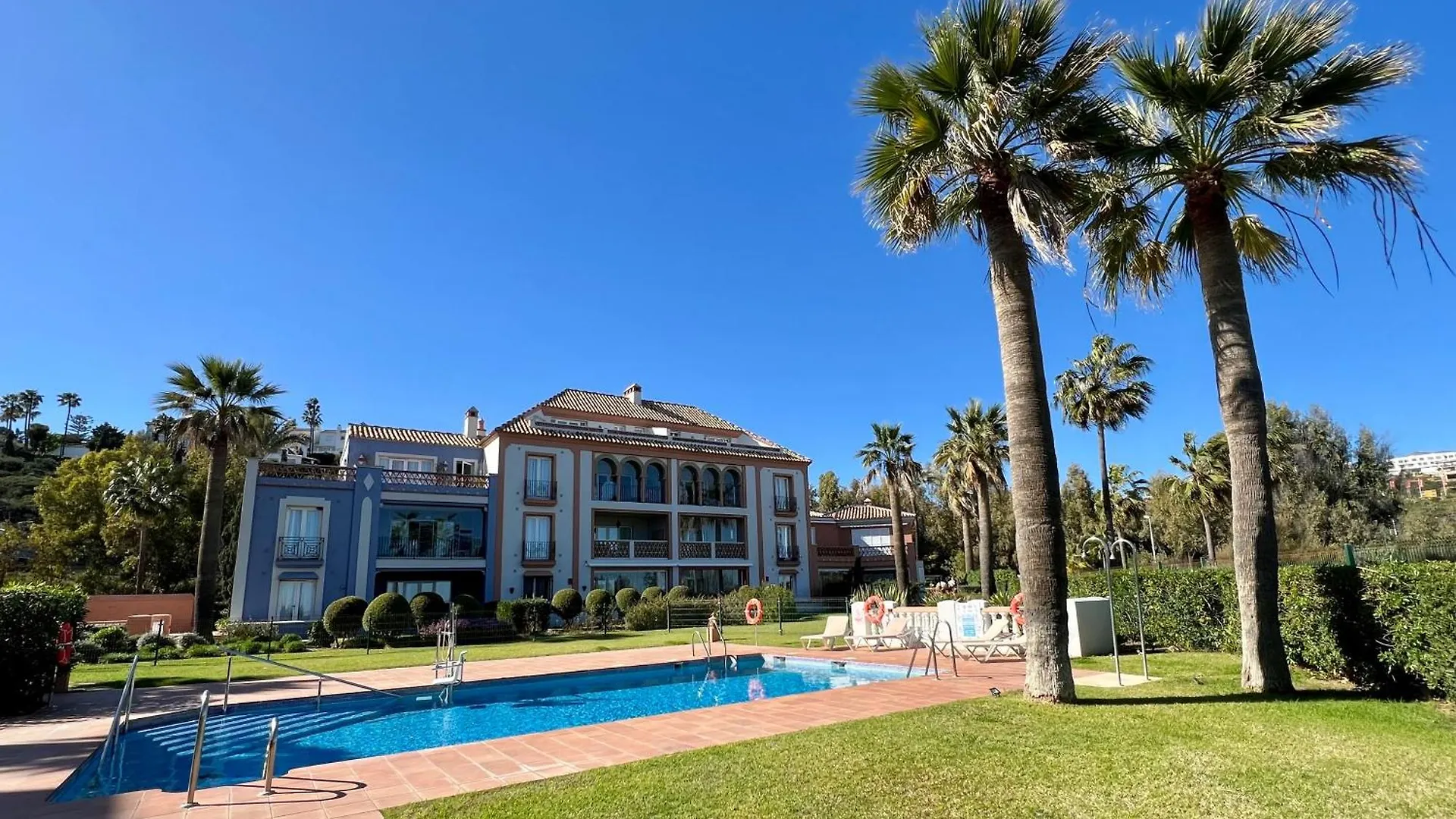 Контакты Beachside Ground Floor La Perla De La Bahia, Bahia De Casares