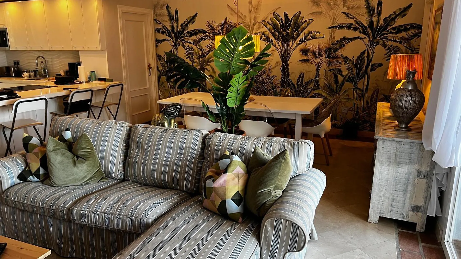 Beachside Ground Floor La Perla De La Bahia, Баия-де-Касарес