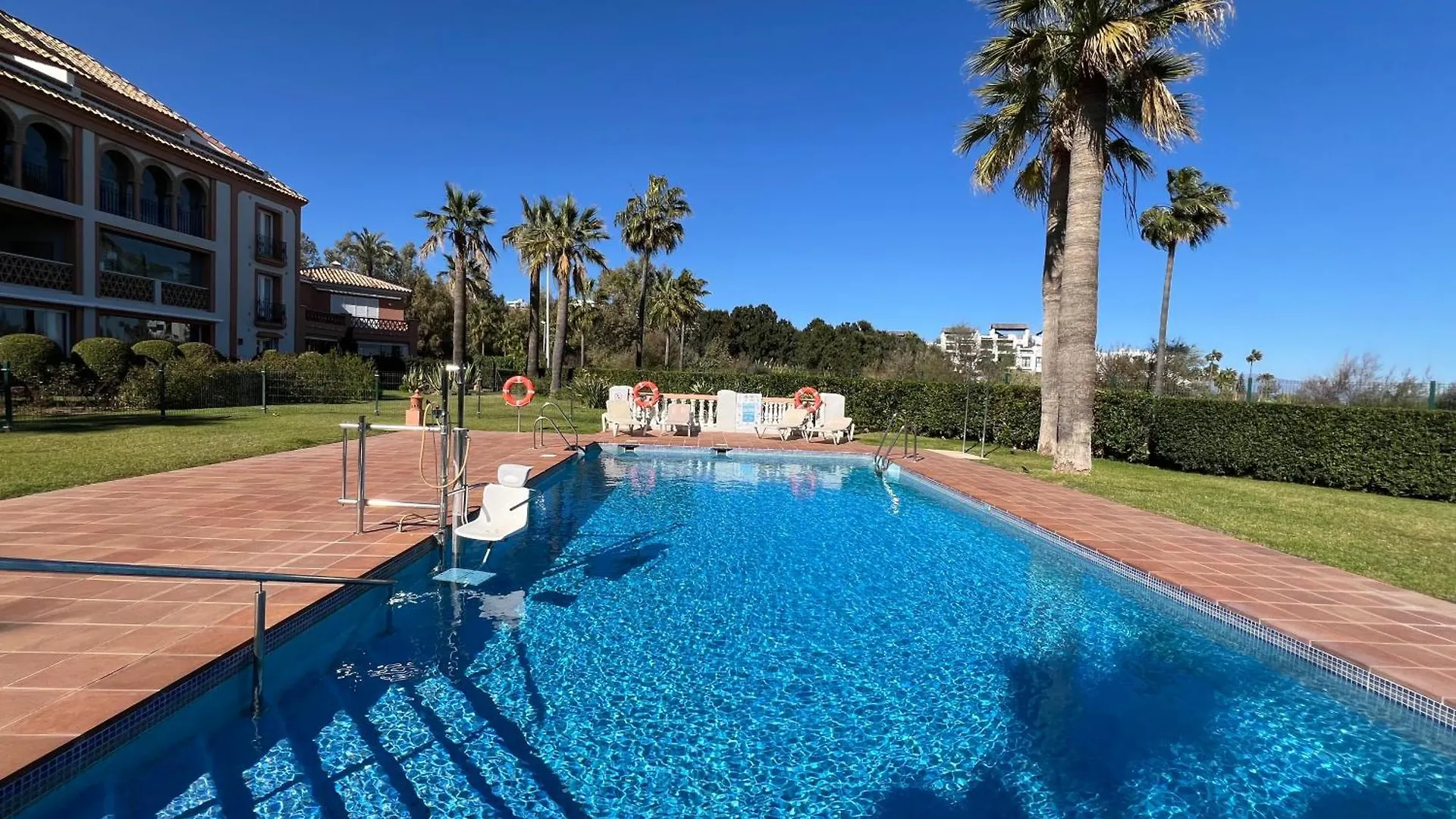 Апартаменты Beachside Ground Floor La Perla De La Bahia, Баия-де-Касарес